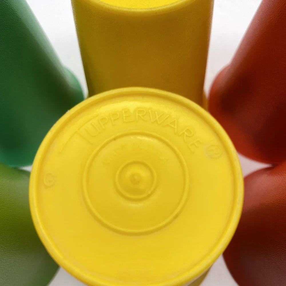 6 Vintage Tupperware Cups Tumblers #109-33,36,38,37. Red Green Yellow No Lids‎